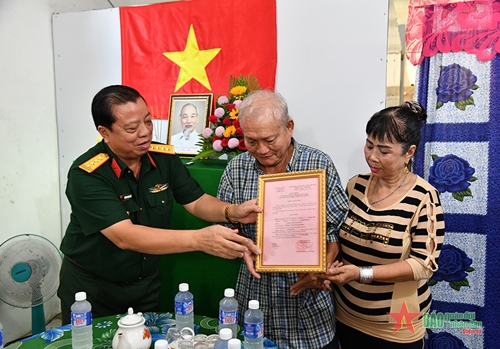 Bộ Chỉ huy Quân sự tỉnh Tiền Giang bàn giao nhà “Tình đồng đội”